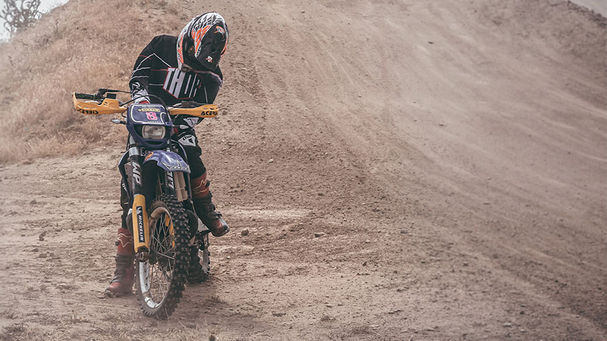 como enfrentar las lesiones de moto enduro y motocross powering offroad