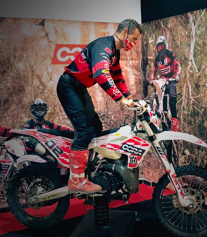 josias santana tecnica postura en moto 1